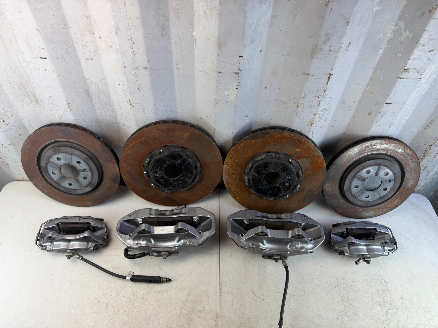 2016-2024 CHEVROLET CAMARO FRONT & REAR BREMBO BRAKE CALIPERS W/ ROTORS SET OEM