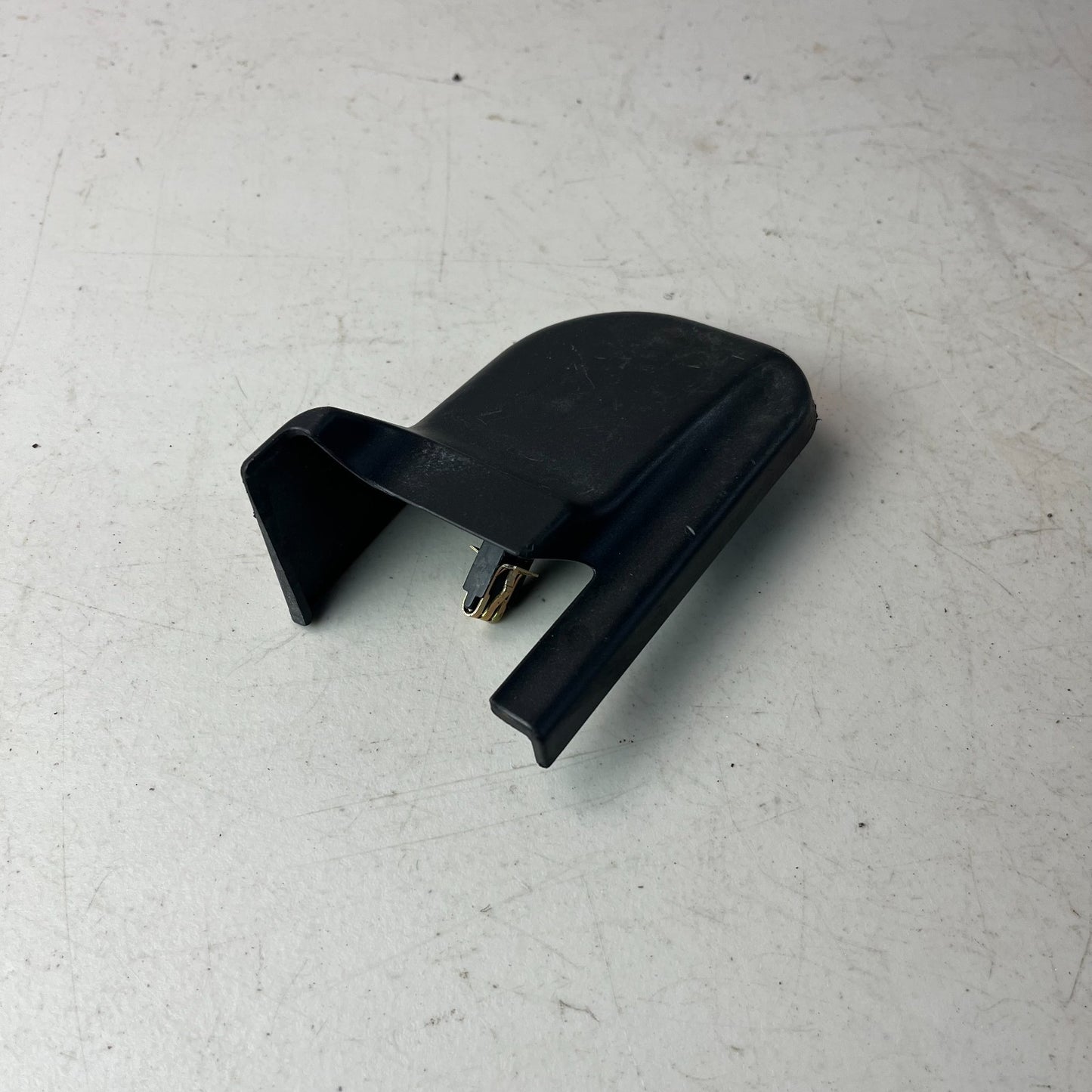2014-2019 CHEVROLET CORVETTE LEFT DRIVER SIDE SEAT RAIL OUTER TRIM L0286904 OEM