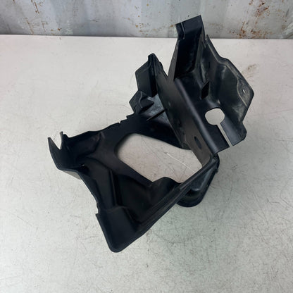 2016 - 2024 CHEVROLET CAMARO ENGINE AIR CLEANER INTAKE LOWER GUIDE BAFFLE OEM
