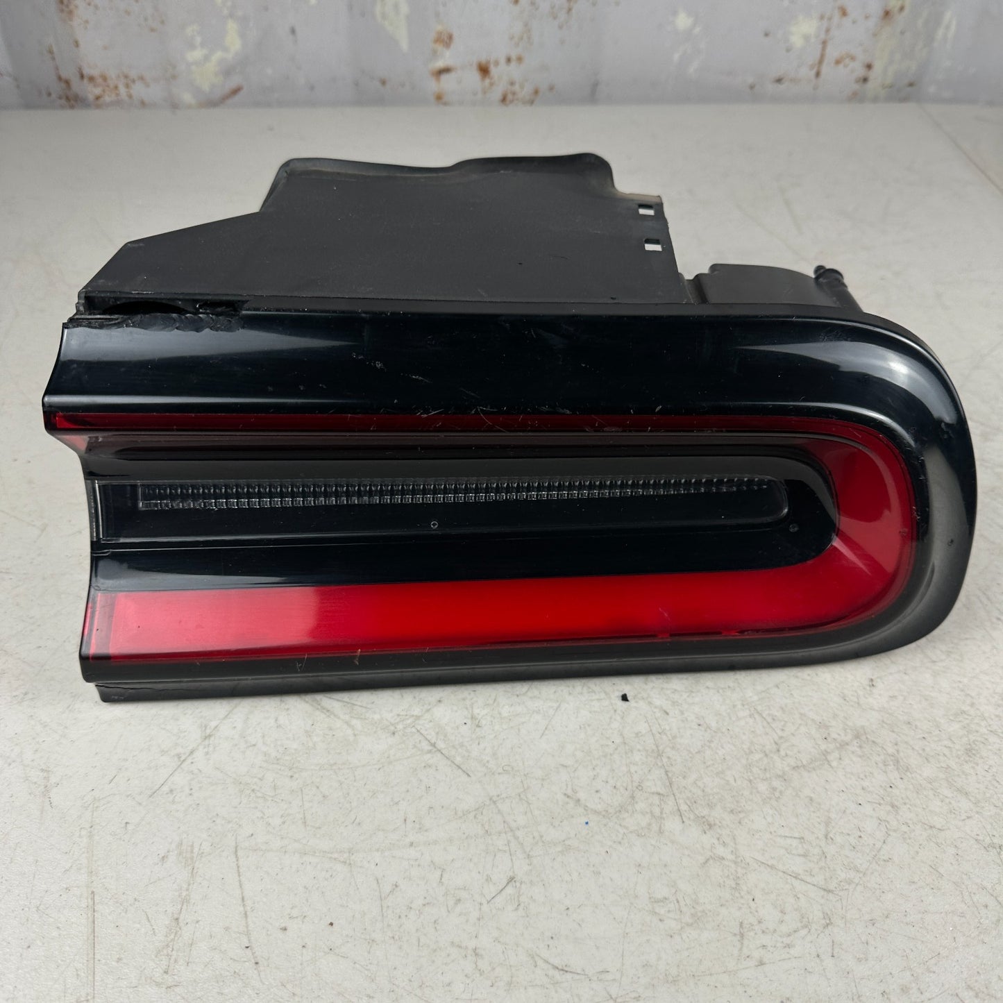 2015-2023 DODGE CHALLENGER REAR RIGHT SIDE OUTER TAILLIGHT TAIL LIGHT LAMP OEM