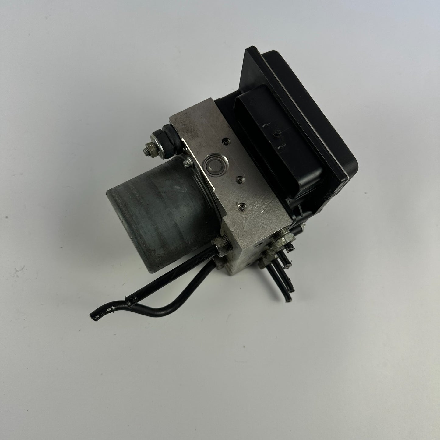 2010-2015 CHEVROLET CAMARO ANTI-LOCK ABS PUMP CONTROL MODULE 0265951708 OEM