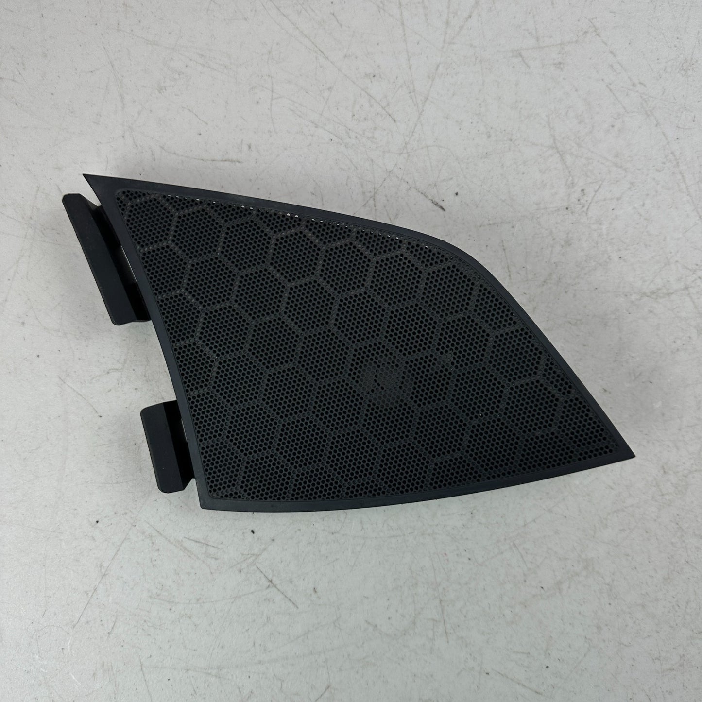 14-2019 CHEVY CORVETTE RIGHT PASSENGER UPPER DASH SPEAKER TWEETER COVER TRIM OEM