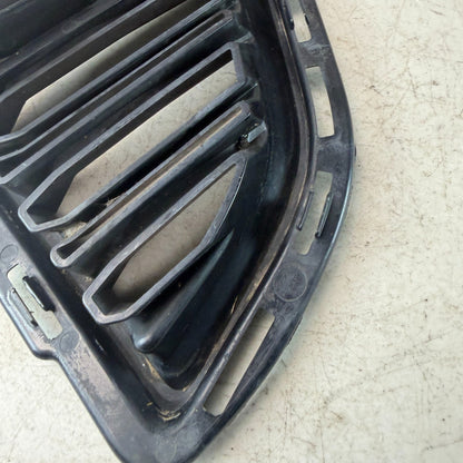 2016-2018 CHEVY CAMARO FRONT LEFT SIDE BUMPER FOG LIGHT BEZEL COVER 23158571 OEM