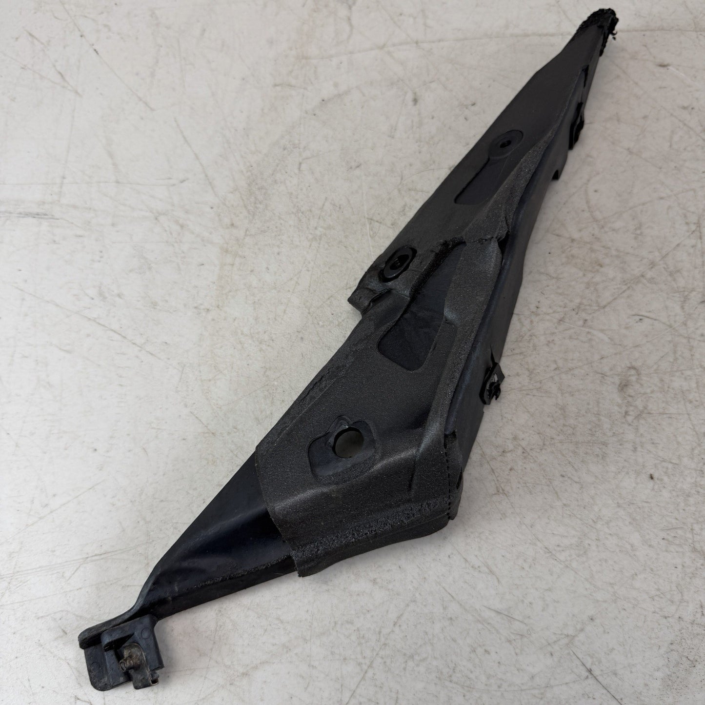 05-13 C6 Corvette Exterior A Pillar Bracket RH Passenger 15240518