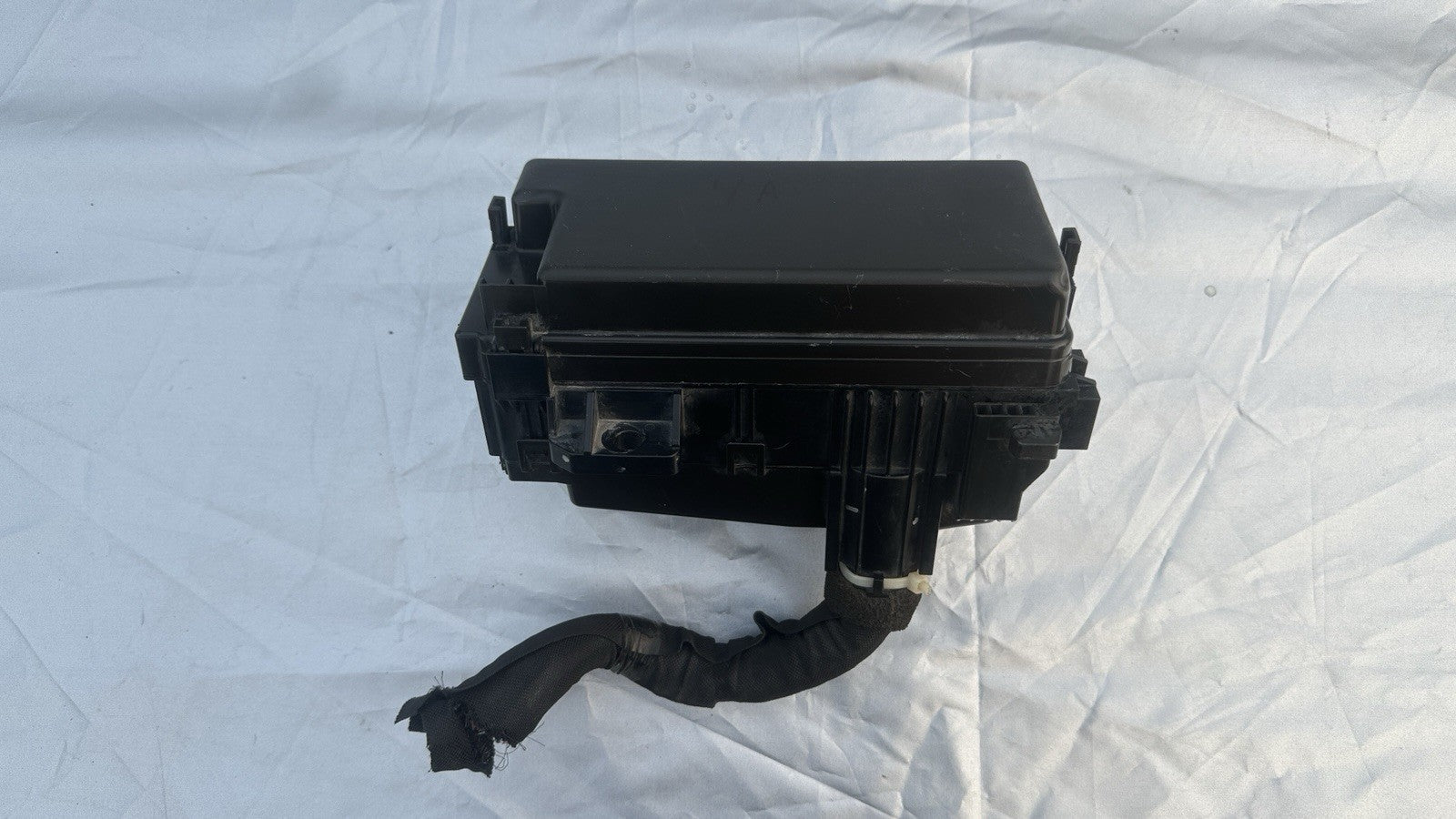 2013-2017 Honda Accord FUSE BOX ASSEMBLY Model Unknown part Number Unknown