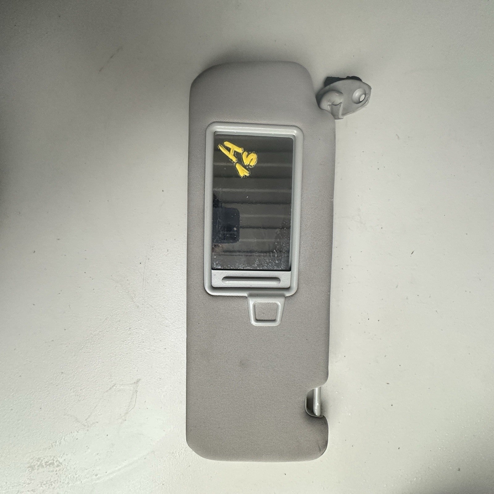 2016 2017 2018 KIA SORENTO DRIVER SIDE LEFT Sun Visor OEM 1 Peice 85220C6010