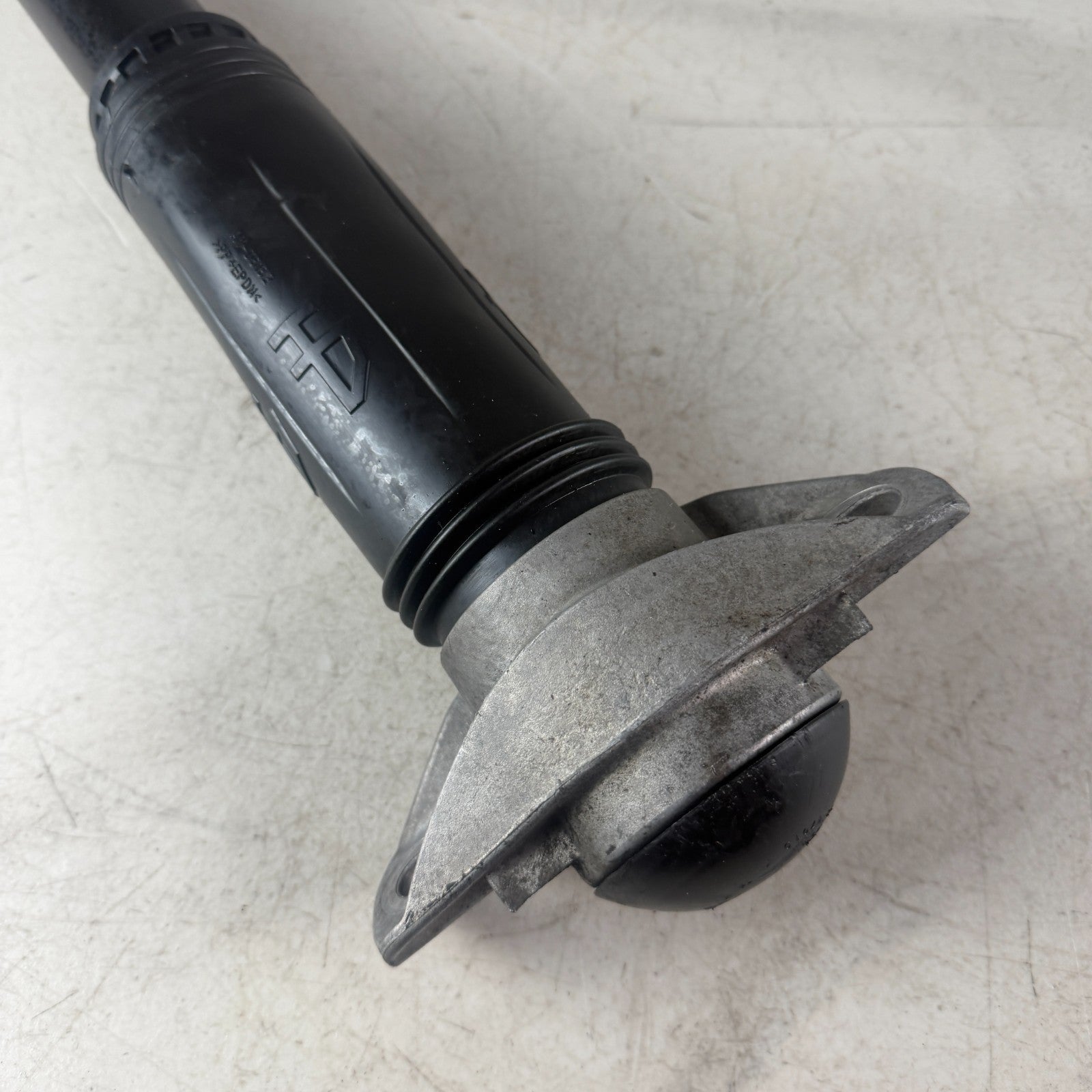 2016-2024 CHEVROLET CAMARO REAR LEFT OR RIGHT SIDE SHOCK STRUT ABSORBER 84084730