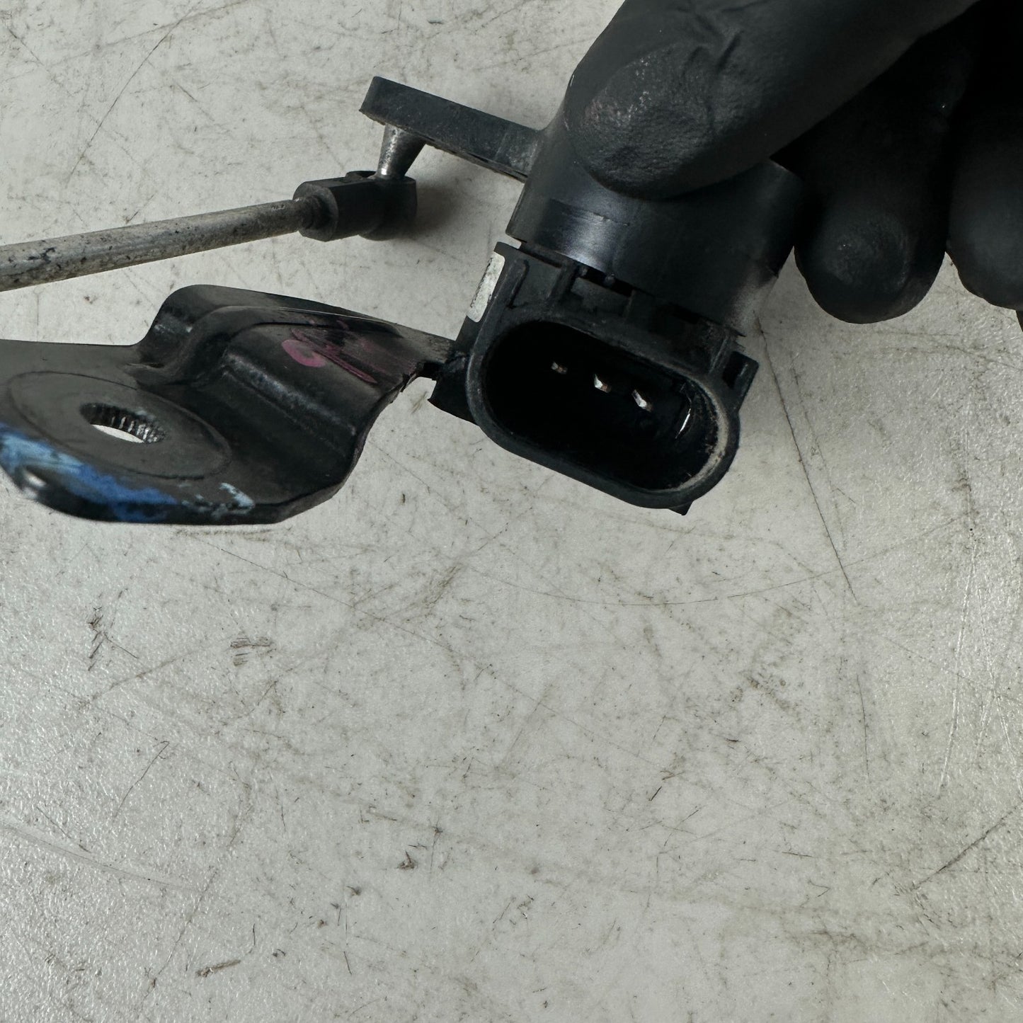 2016-24 CHEVROLET CAMARO REAR LEFT SIDE SUSPENSION RIDE HEIGHT LEVEL SENSOR OEM