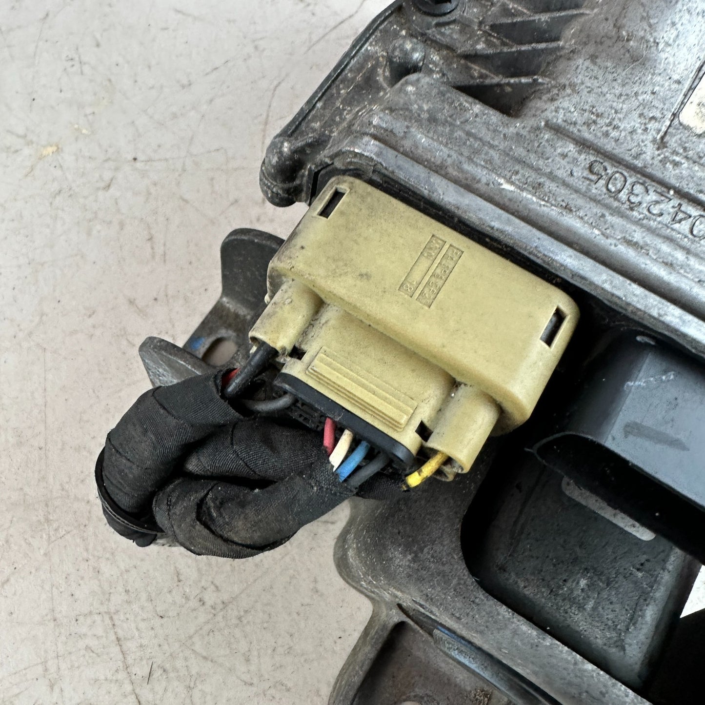 2016-2024 CHEVROLET CAMARO DIFFERENTIAL ACTUATOR LOCK CONTROL MODULE 9042305 OEM