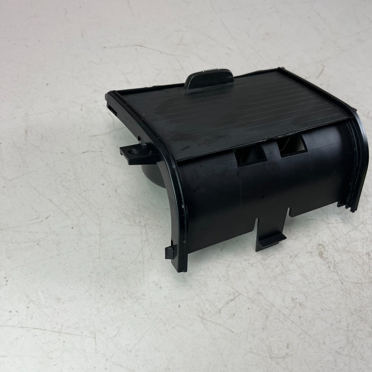 2005-2013 CHEVROLET CORVETTE C6 CENTER CONSOLE DUAL CUP HOLDER ASSY OEM 10324517