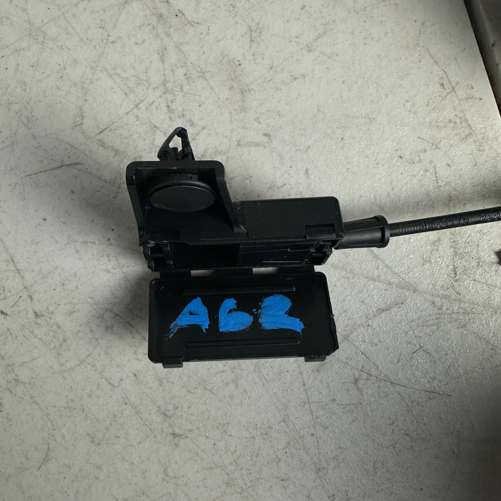 2014-2019 CHEVROLET CORVETTE C7 REAR TAILGATE TRUNK LID LOCK LATCH ACTUATOR OEM