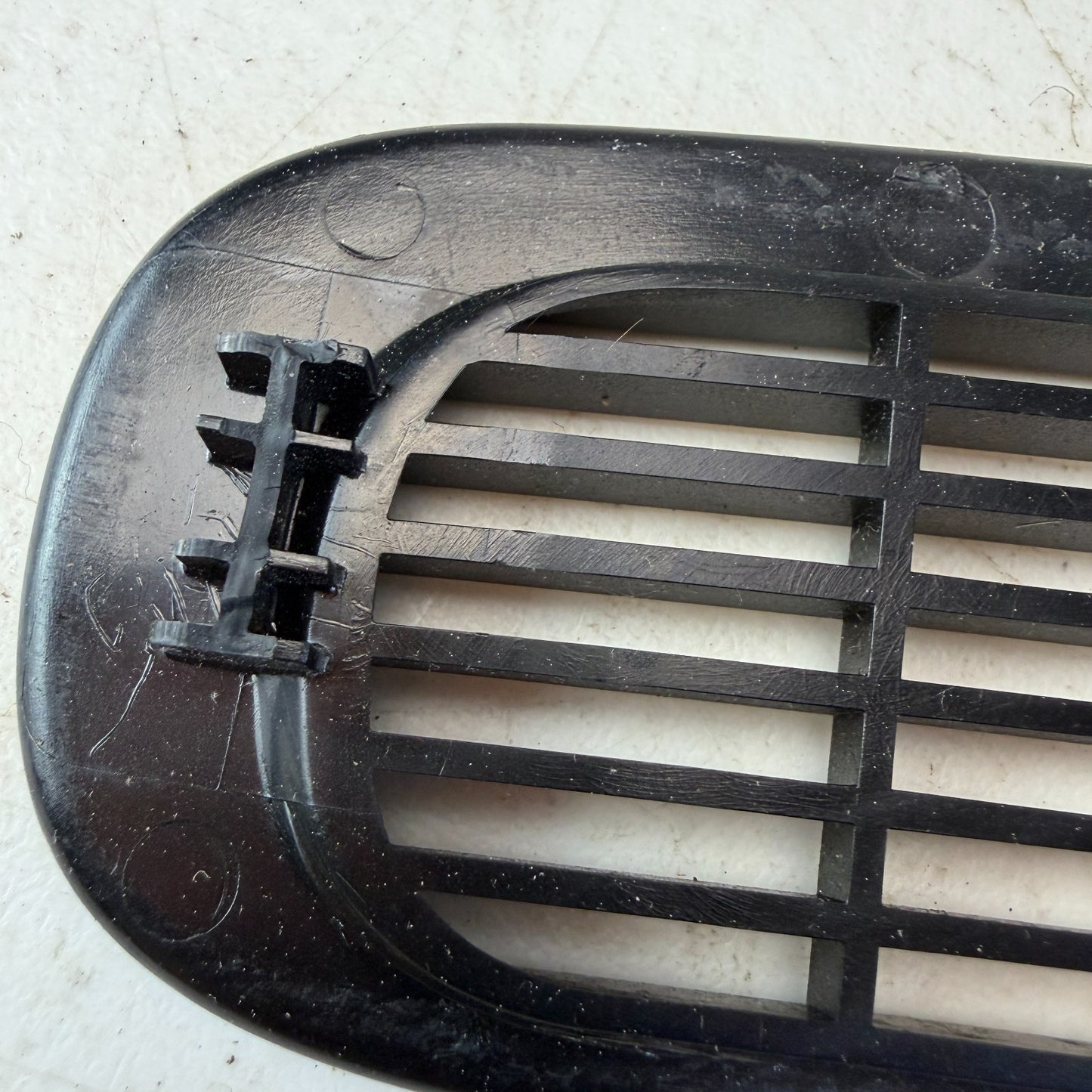 2005-2013 CHEVROLET CORVETTE C6 DASH WINDSHIELD DEFROSTER NOZZLE GRILLE VENT OEM