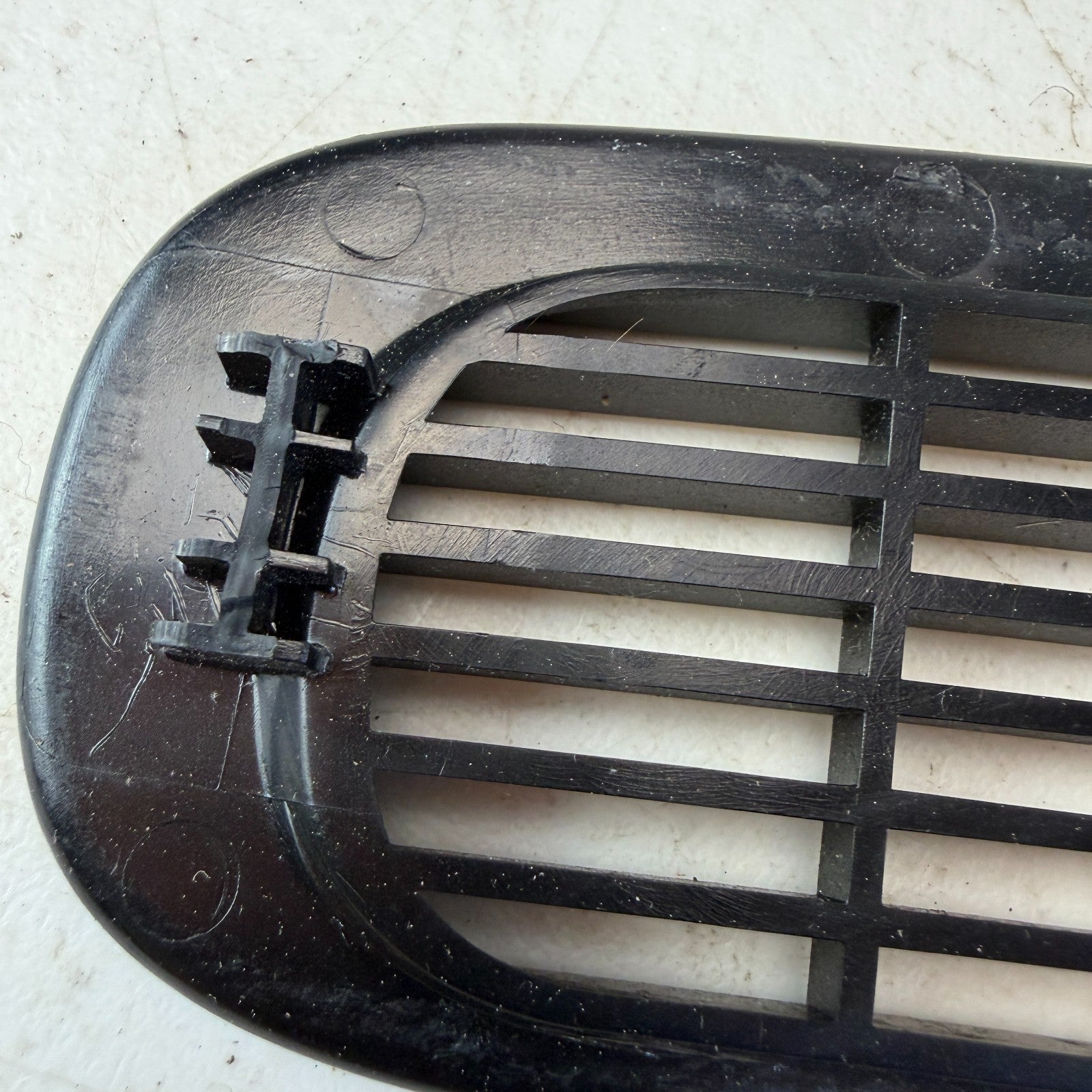 2005-2013 CHEVROLET CORVETTE C6 DASH WINDSHIELD DEFROSTER NOZZLE GRILLE VENT OEM