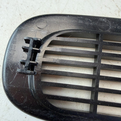 2005-2013 CHEVROLET CORVETTE C6 DASH WINDSHIELD DEFROSTER NOZZLE GRILLE VENT OEM