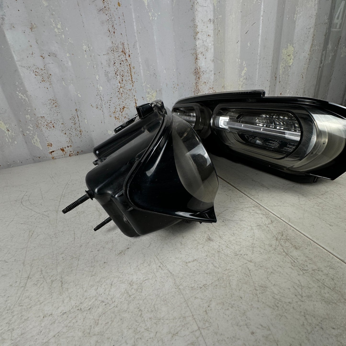 2019-2024 CHEVY CAMARO REAR LEFT & RIGHT SIDE LED TAIL LIGHT LAMP PAIR SET OEM