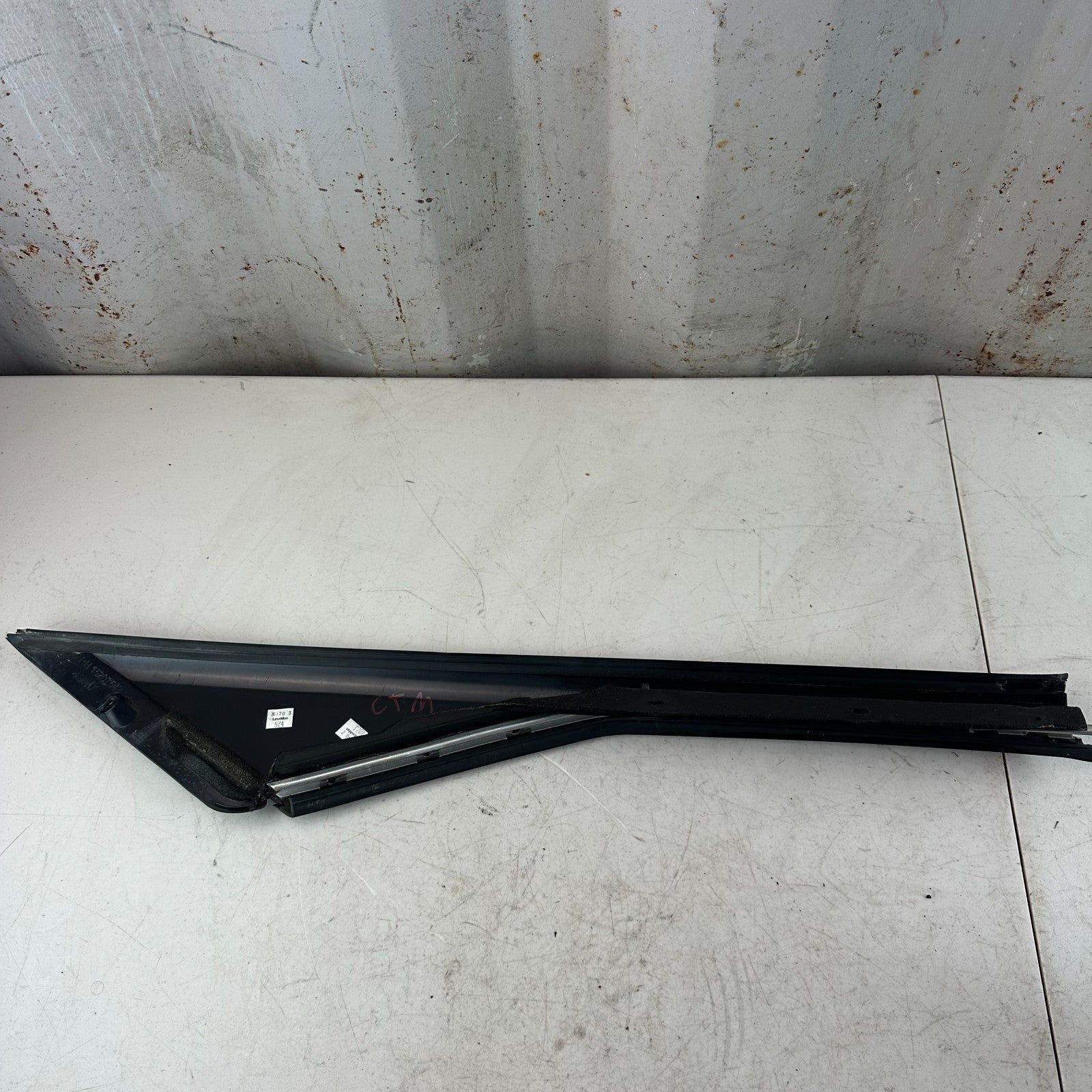 2005-2013 CHEVROLET CORVETTE C6 FRONT RIGHT SIDE DOOR WINDOW FRAME APPLIQUE OEM