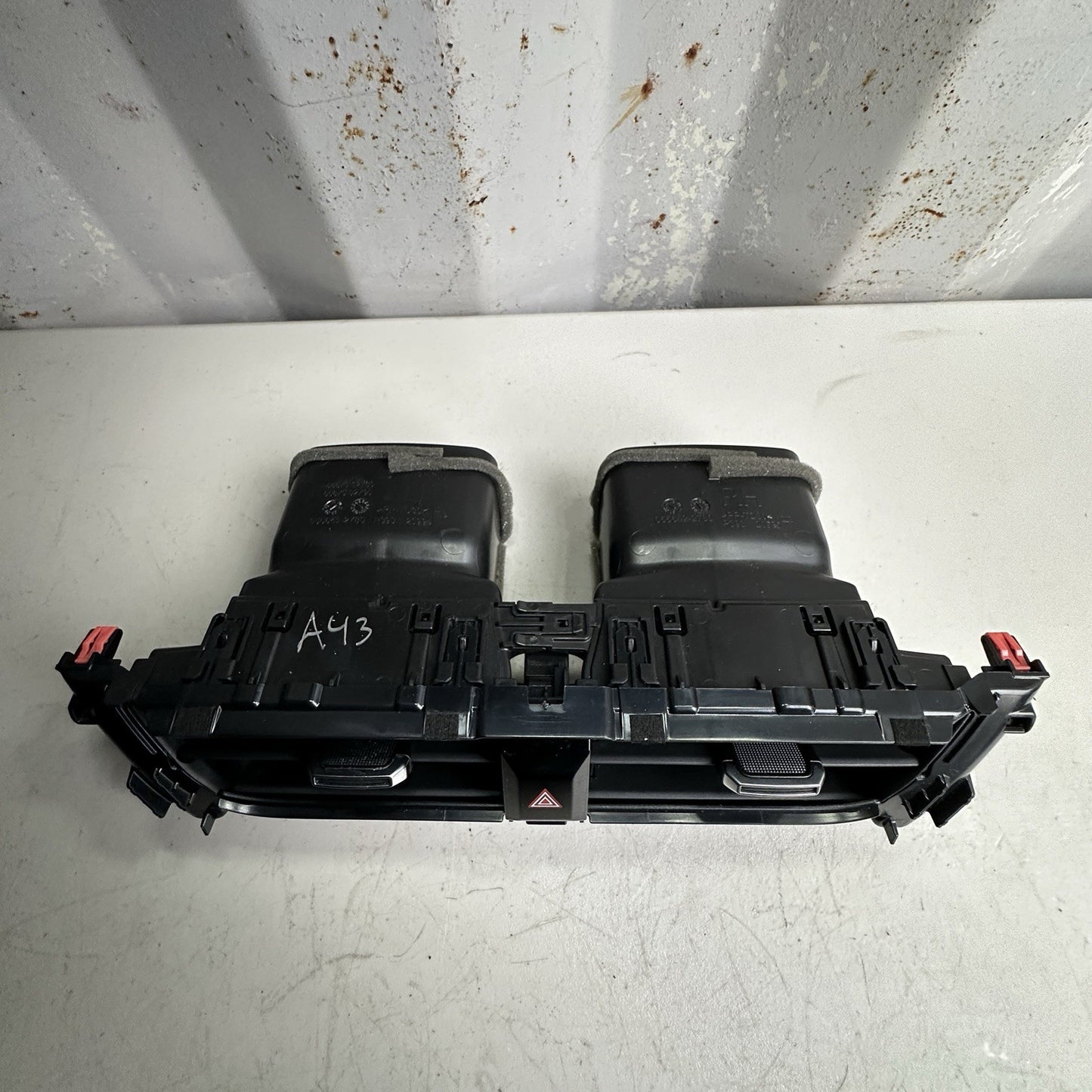 2020-2024 TOYOTA COROLLA CENTER DASH AIR AC VENT W/WARNING SWITCH 55670-12710
