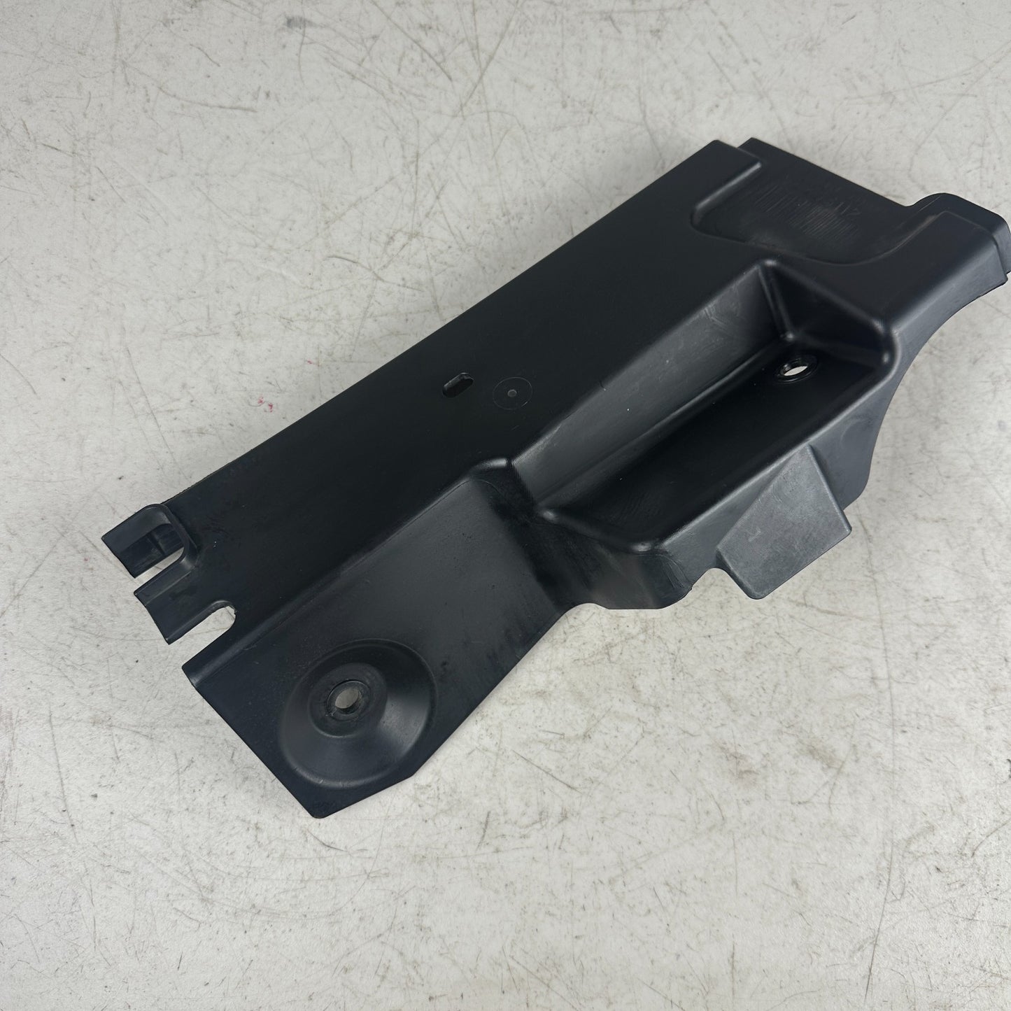 2010-2015 CHEVROLET CAMARO RIGHT PASSENGER SIDE RADIATOR COOLING AIR BAFFLE OEM