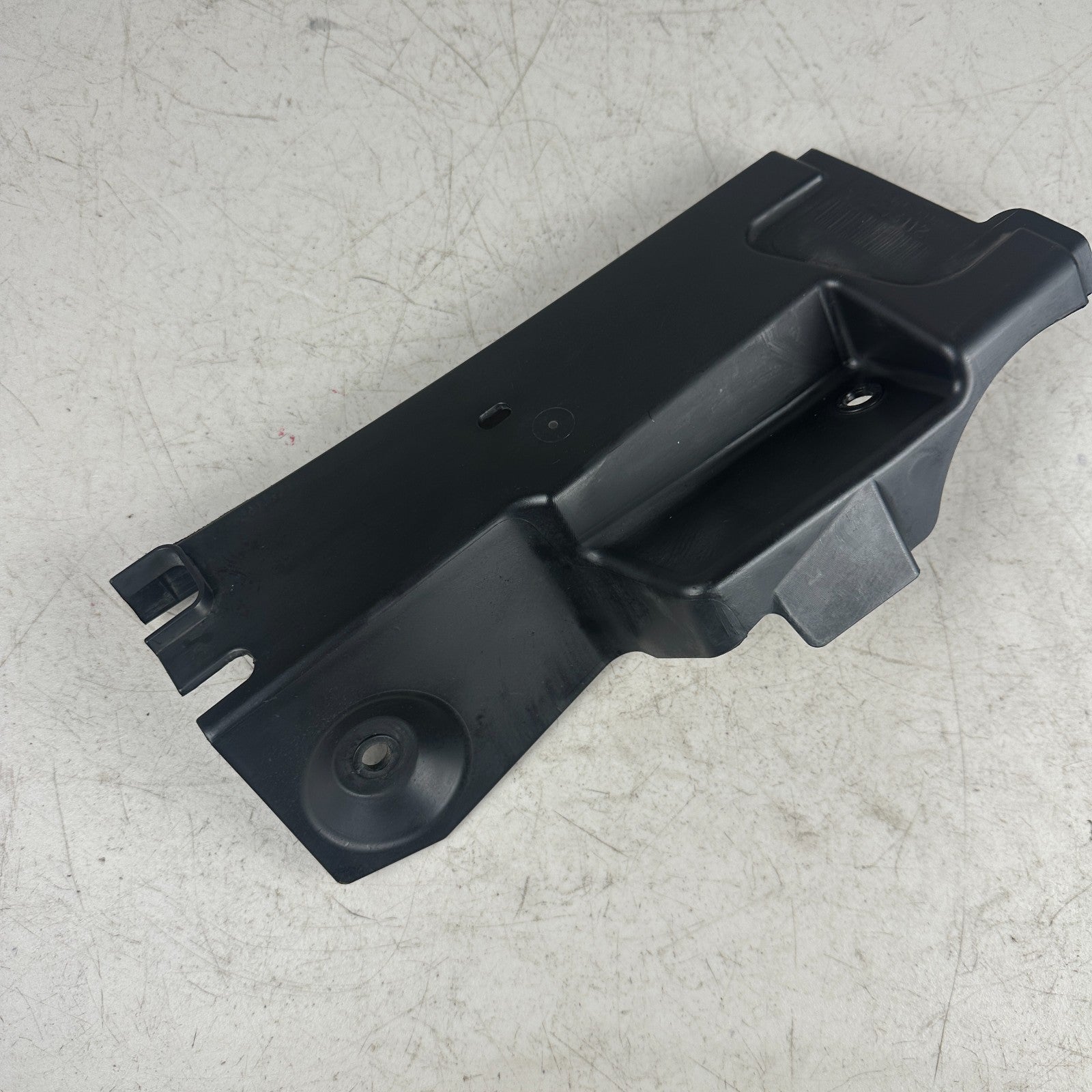 2010-2015 CHEVROLET CAMARO RIGHT PASSENGER SIDE RADIATOR COOLING AIR BAFFLE OEM