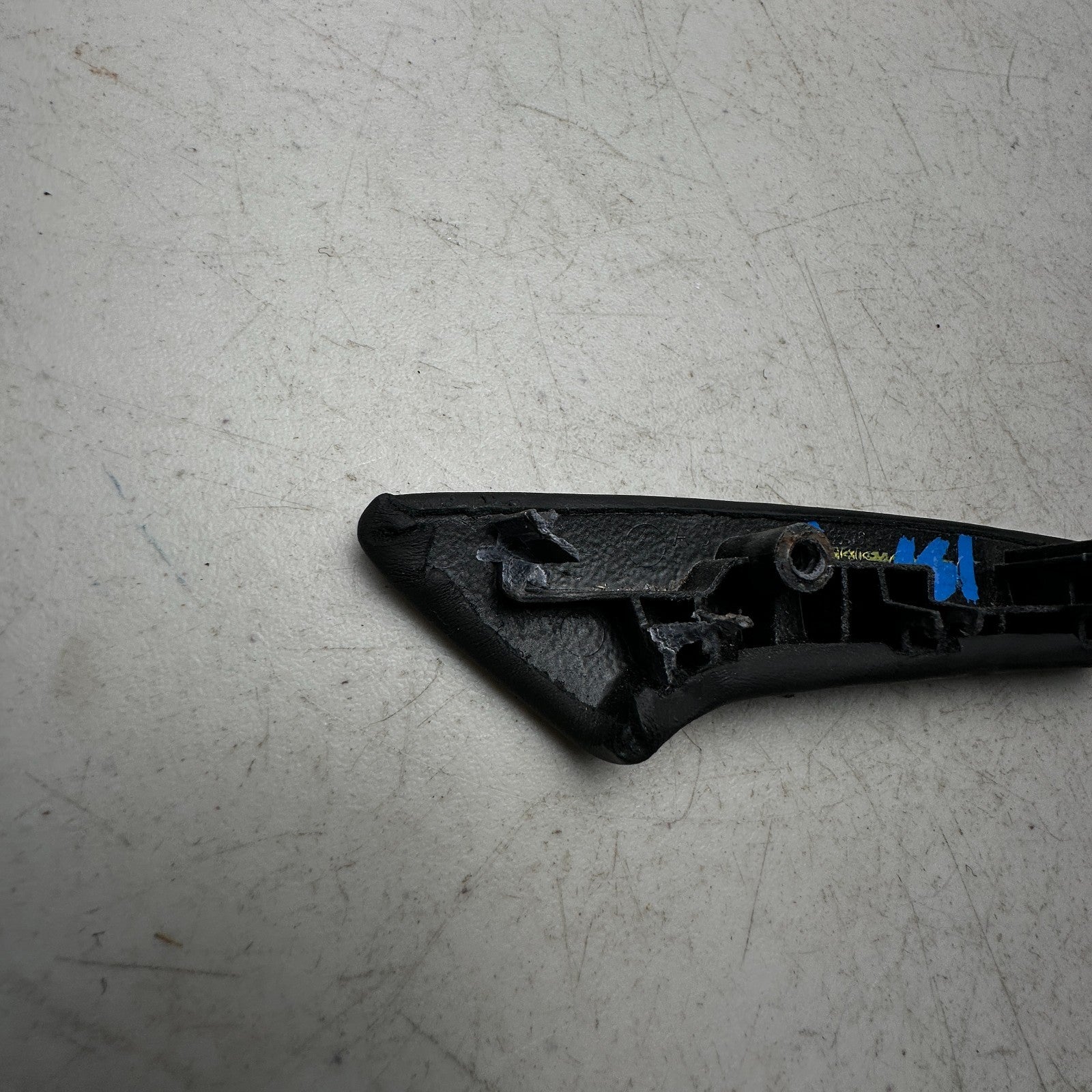 2014-2019 CHEVROLET CORVETTE C7 DASH DASHBOARD LEFT SIDE GRIP GRAB HANDLE OEM