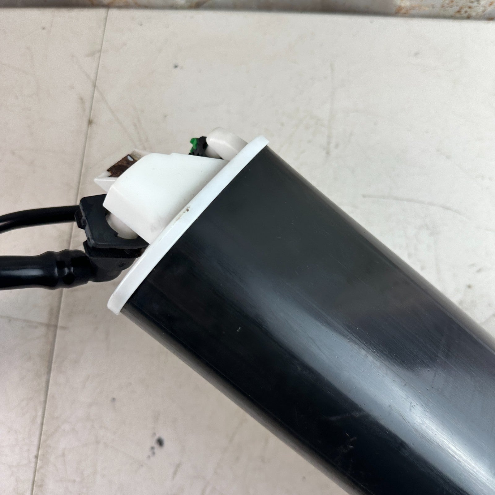 2011-2017 DODGE CHALLENGER FUEL VAPOR CHARCOAL EVAPORATOR CANISTER 68231653AA