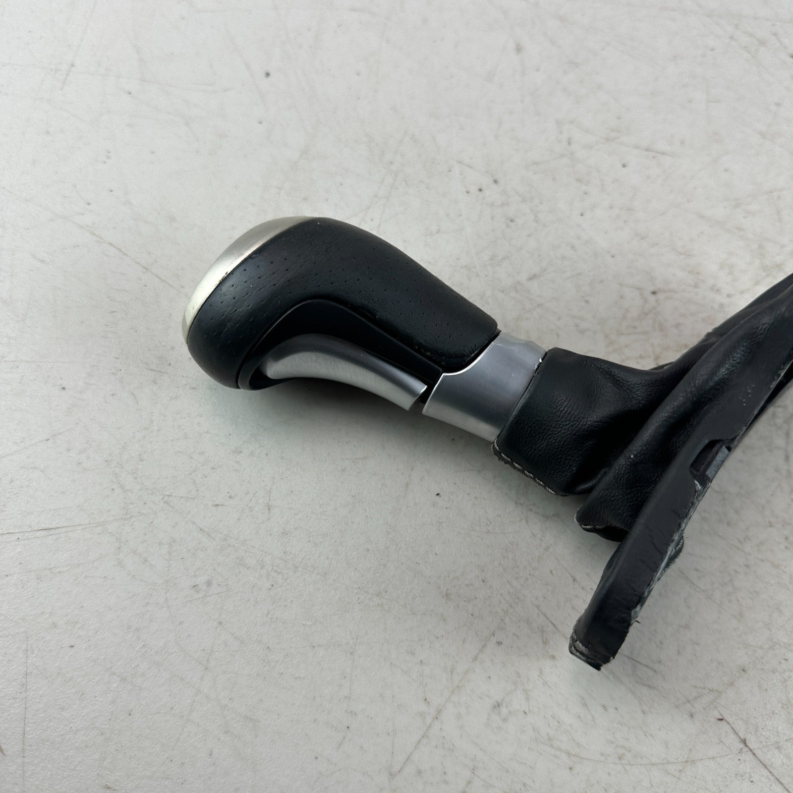 2016-24 CHEVROLET CAMARO AUTOMATIC TRANSMISSION GEAR SHIFTER KNOB W/ BOOT COVER