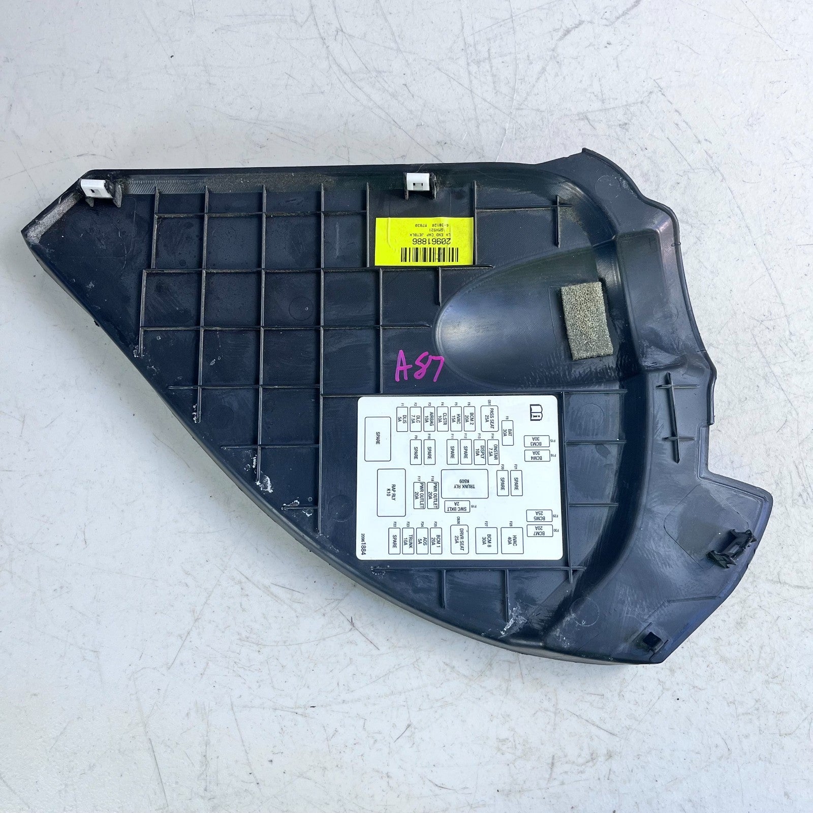 2010-2015 CHEVROLET CAMARO FRONT LEFT DRIVER DASH END CAP COVER TRIM BLACK OEM