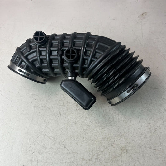 2016-2024 CHEVROLET CAMARO ENGINE AIR INTAKE CLEANER DUCT HOSE TUBE 23340374 OEM