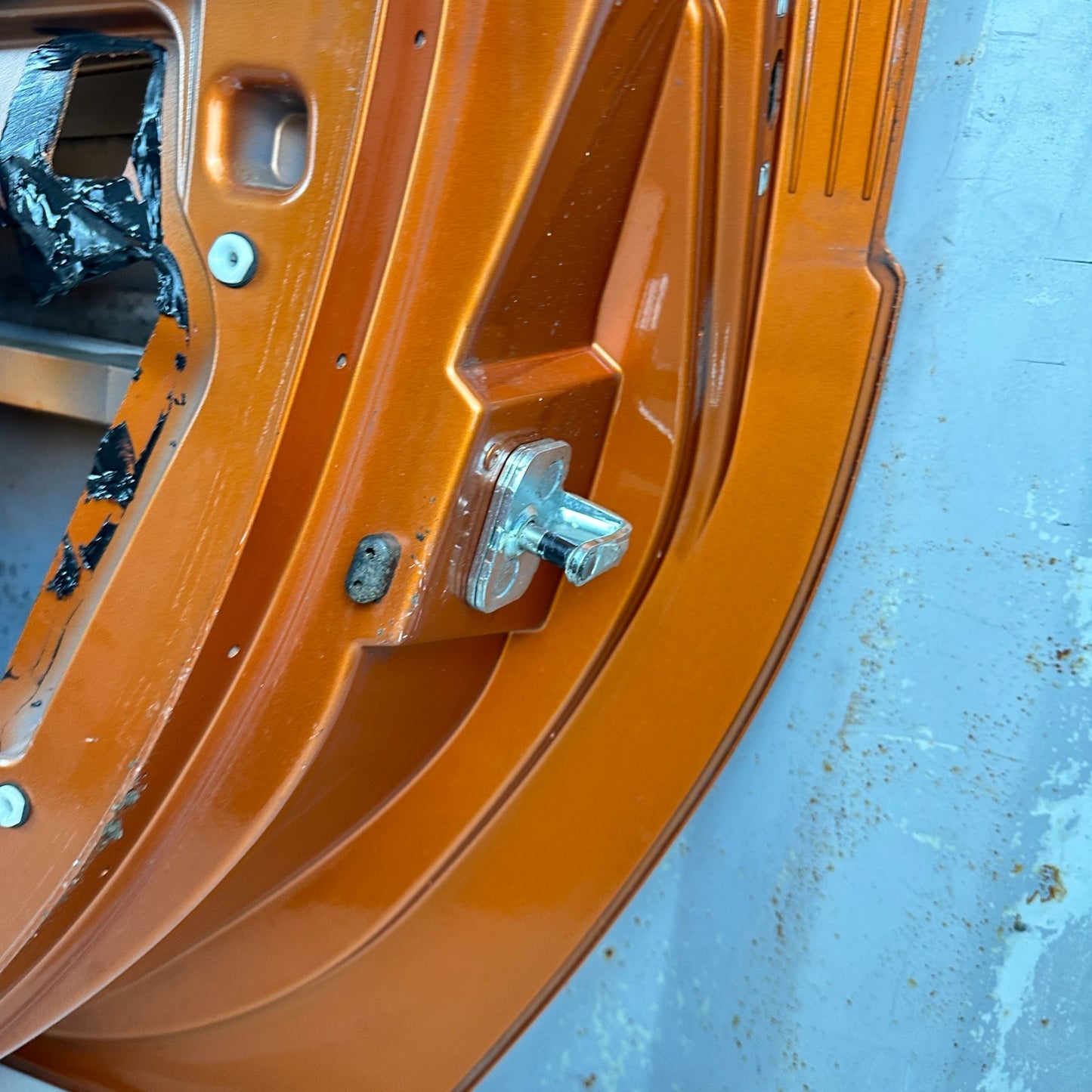 05-13 CHEVROLET CORVETTE FRONT RIGHT PASSENGER SIDE DOOR SHELL PANEL ORANGE OEM