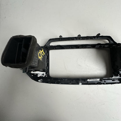 16-18 KIA SORENTO CENTER DASH RADIO SURROUND BEZEL TRIM PANEL Assembly Silver