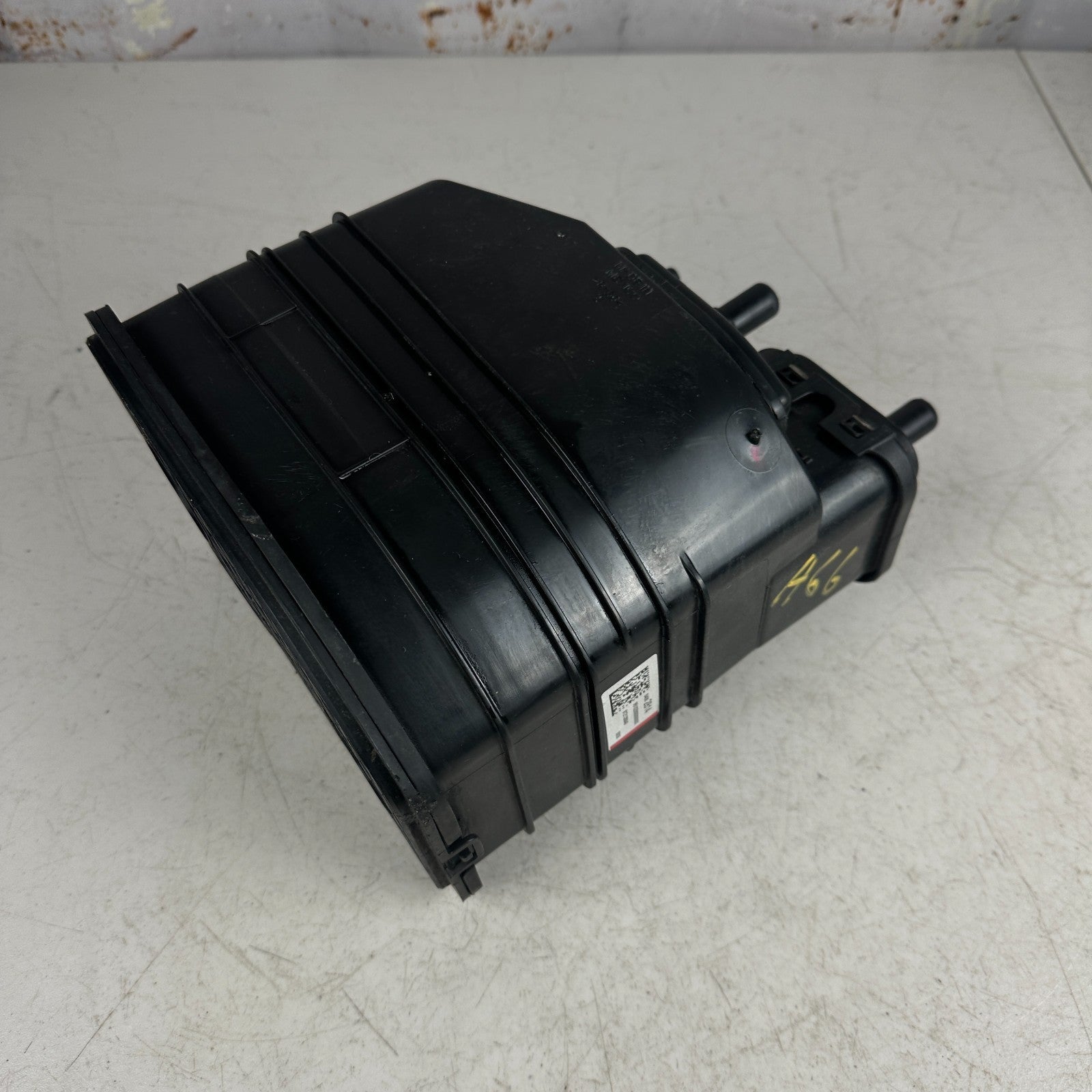 2018-2024 CHEVROLET CAMARO FUEL VAPOR EVAPORATOR CHARCOAL CANISTER 84082814 OEM