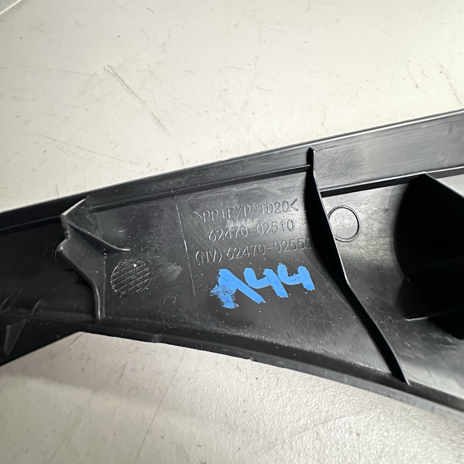 2020- 2025 TOYOTA COROLLA RIGHT QUARTER C PILLAR UPPER TRIM COVER OEM 6247002510