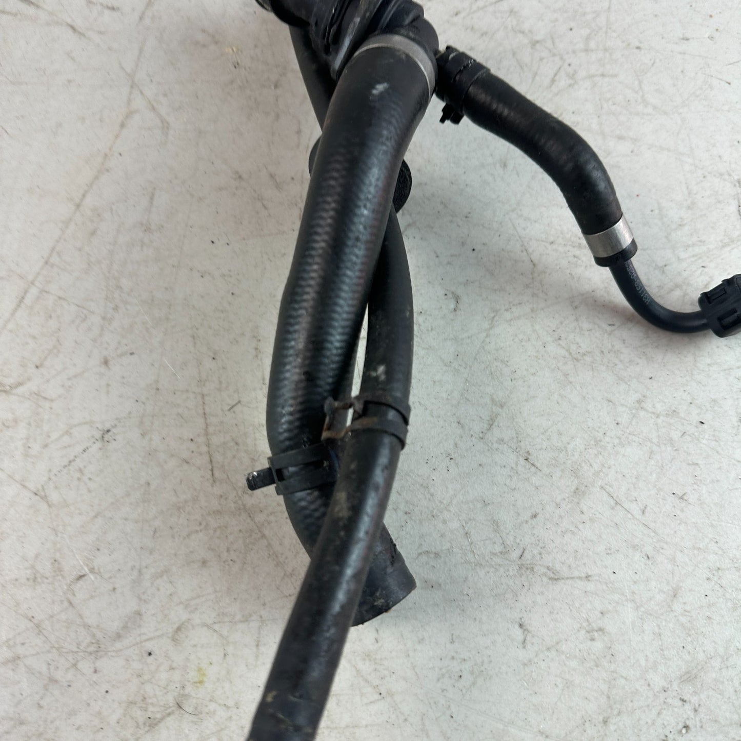 2015-2018 MERCEDES W205 C300 HVAC ENGINE HEATER COOLANT WATER HOSE LINE SET OEM