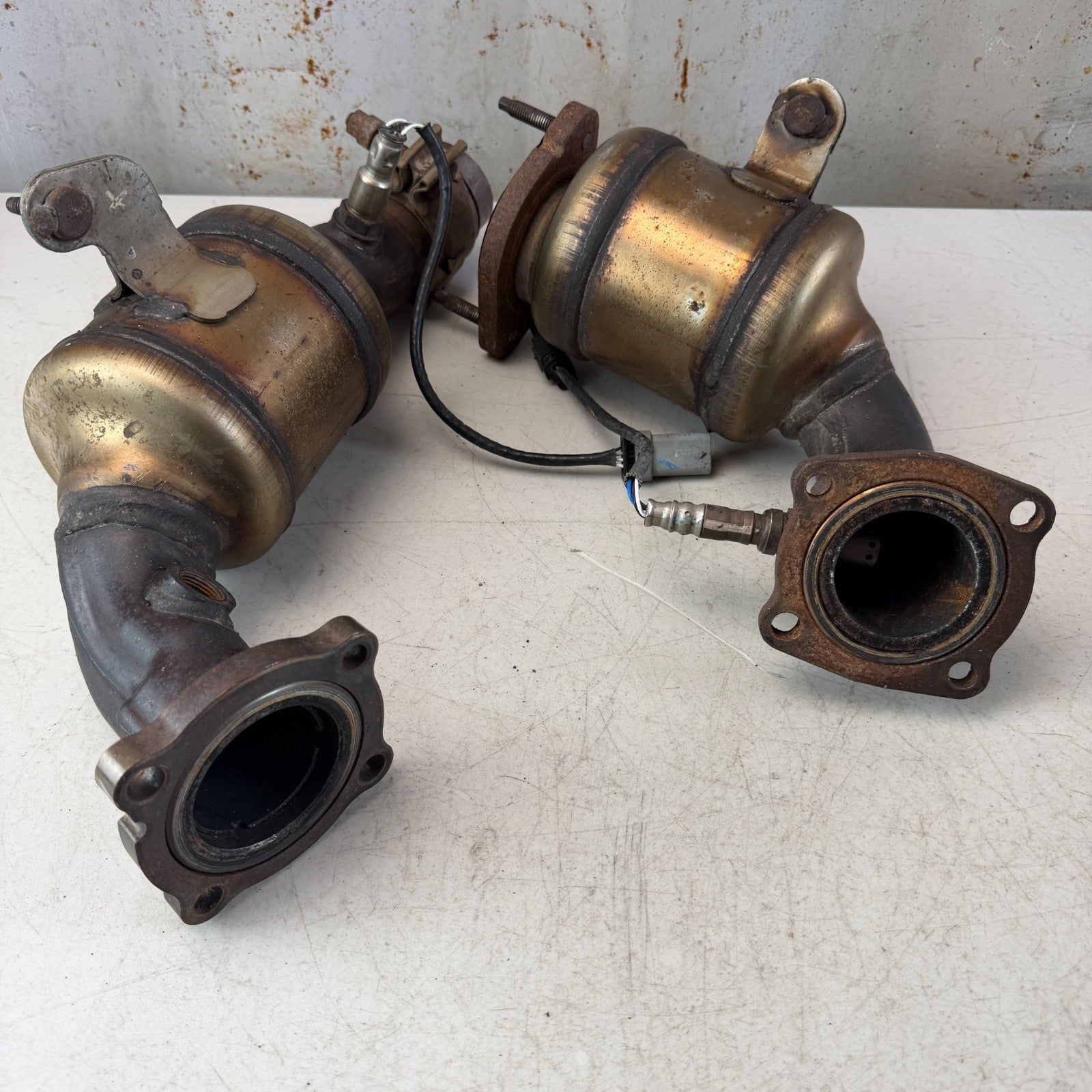 2016-2024 CHEVY CAMARO LEFT & RIGHT SIDE EXHAUST PIPE ASSEMBLY PAIR 23463697 OEM