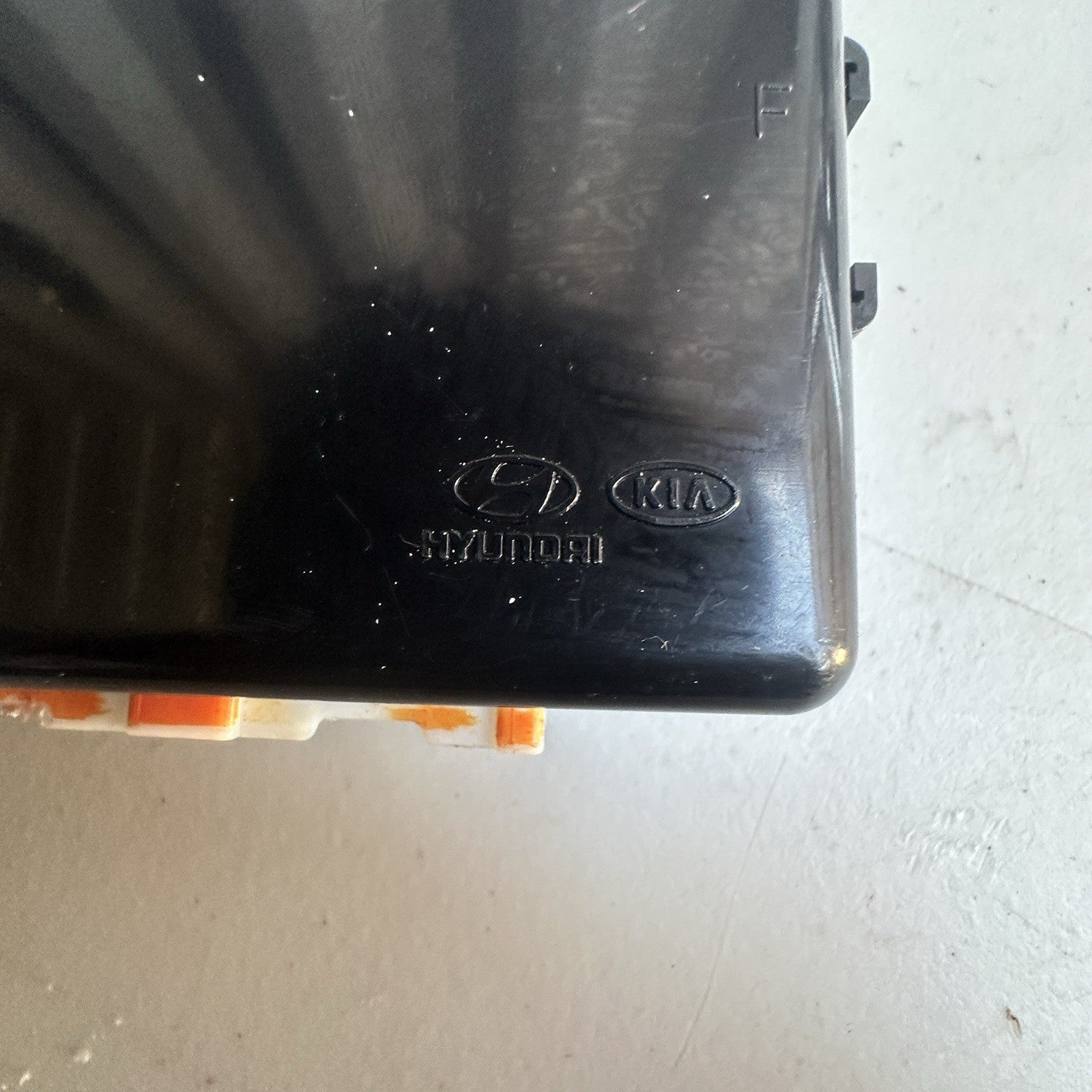 2011 - 2014 HYUNDAI SONATA BODY CONTROL MODULE BCU BCM 95400-3Q004 OEM