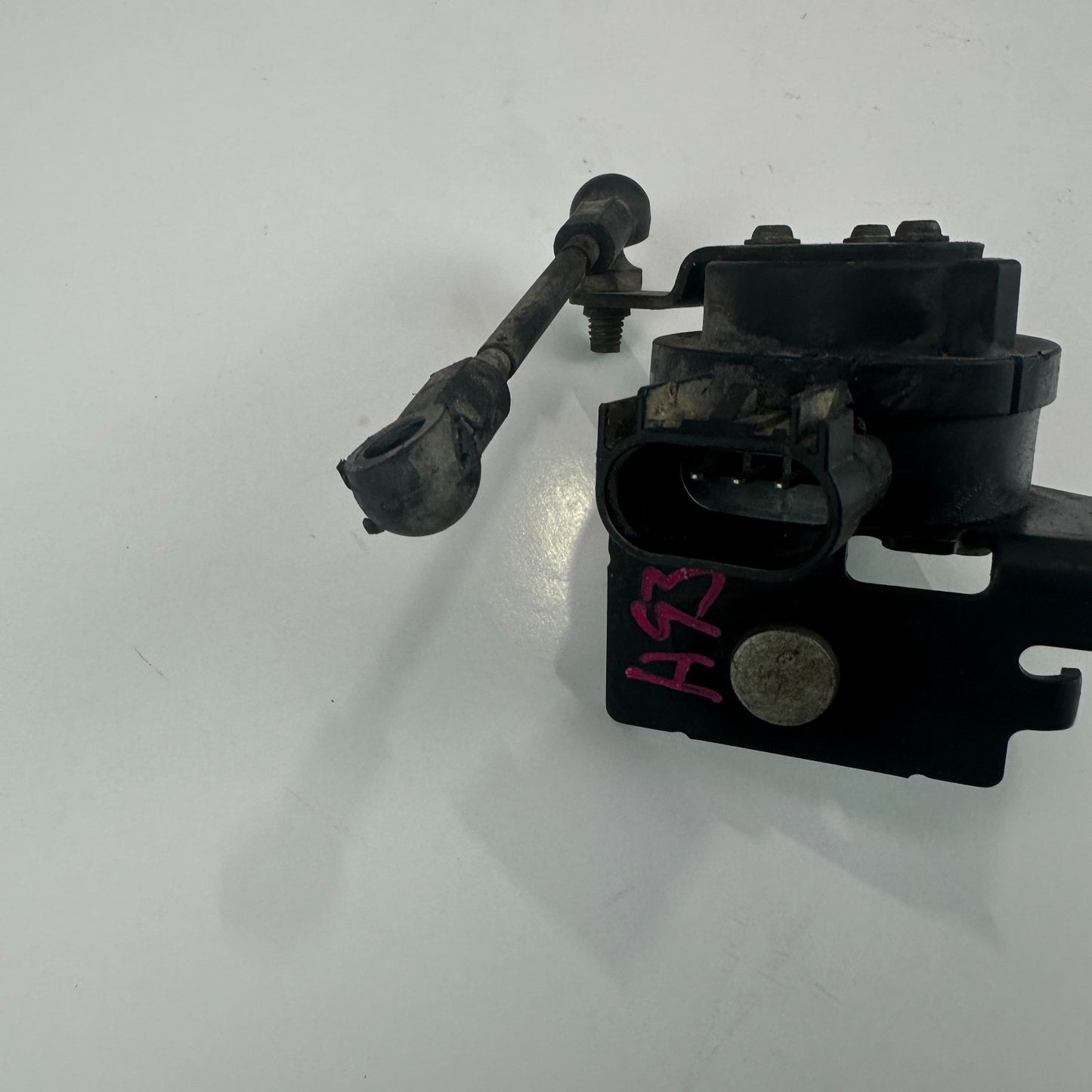 14-19 CHEVROLET CORVETTE C7 FRONT LEFT SIDE HEADLIGHT LEVEL POSITION SENSOR OEM