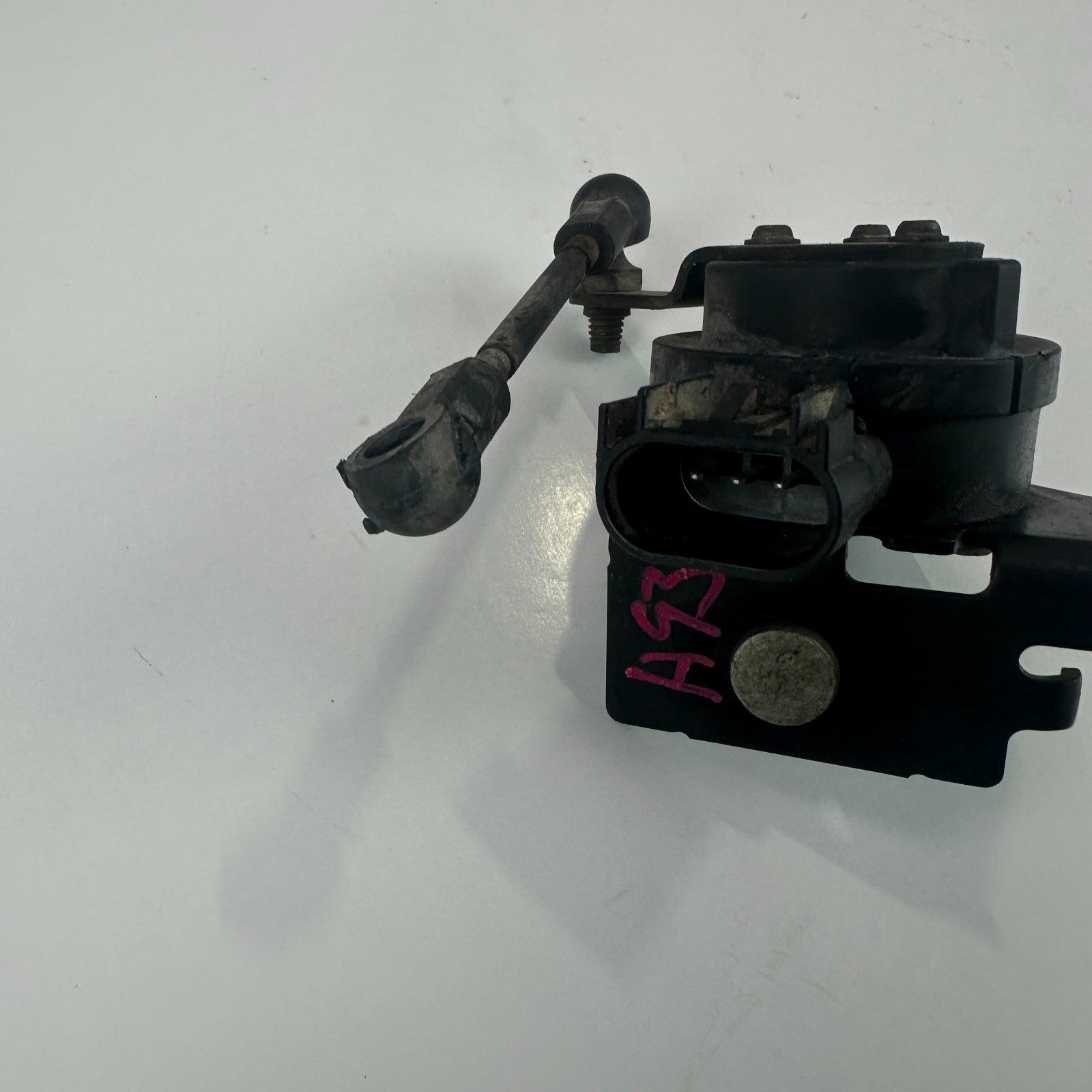 14-19 CHEVROLET CORVETTE C7 FRONT LEFT SIDE HEADLIGHT LEVEL POSITION SENSOR OEM