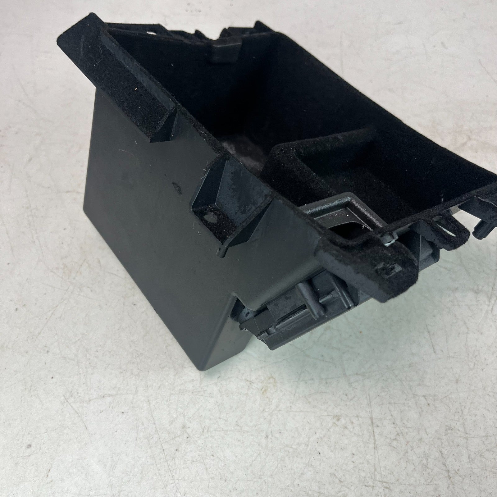 2008-15 CADILLAC CTS-V CENTER CONSOLE STORAGE COMPARTMENT W/ ANTENNA MODULE OEM