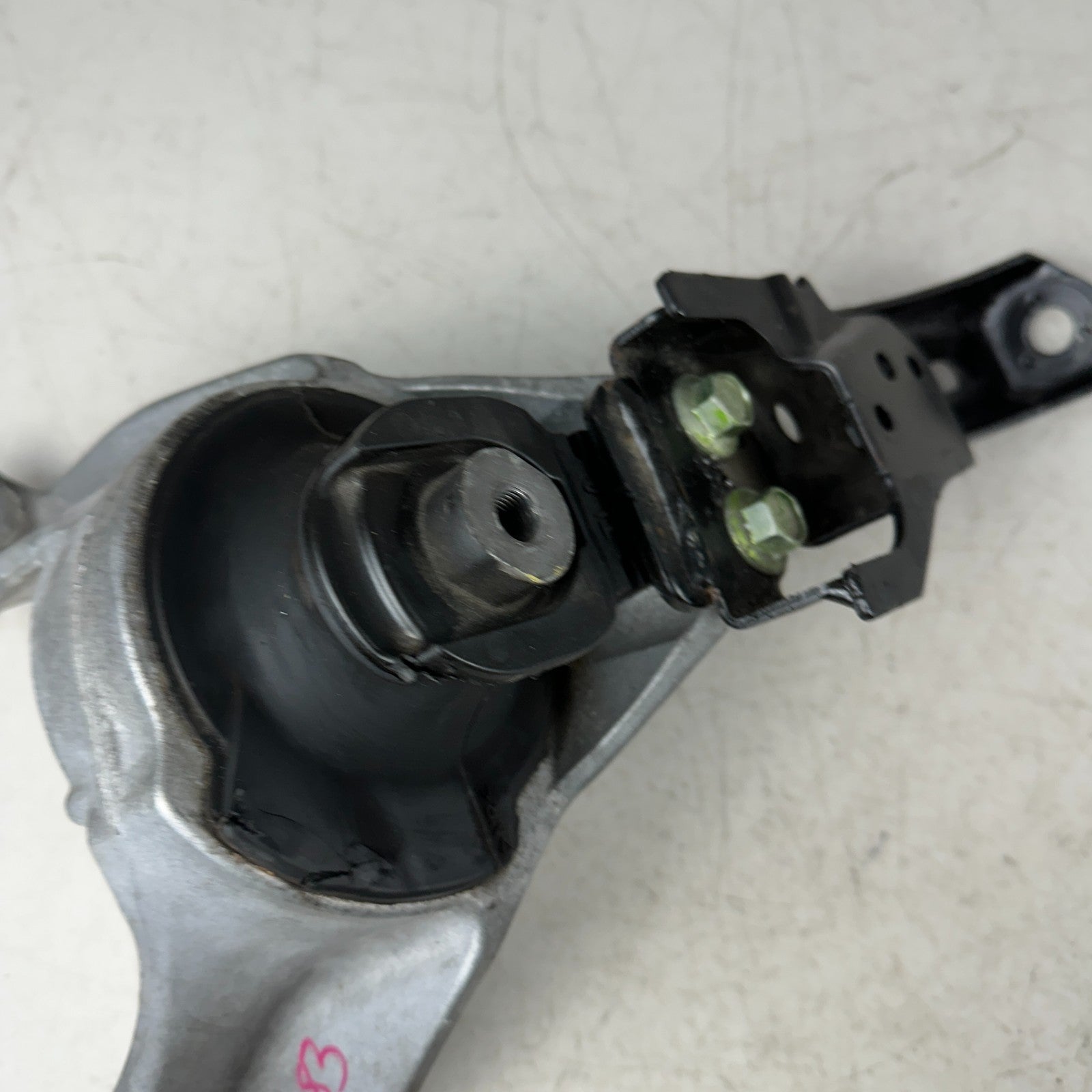 2017-2019 HONDA CR-V FRONT RIGHT PASSENGER SIDE ENIGNE MOTOR SUPPORT MOUNT OEM