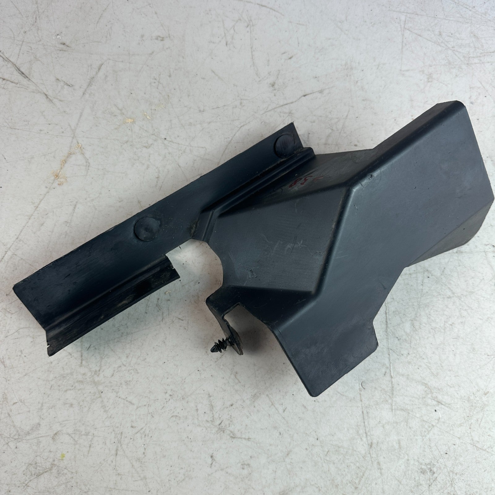 2016-2024 CHEVROLET CAMARO LEFT DRIVER SIDE RADIATOR AIR BAFFLE 23331073 OEM