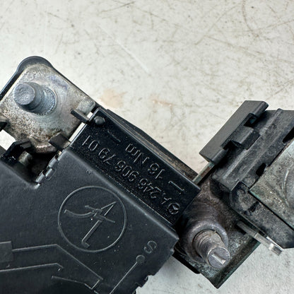 2015-2021 MERCEDES C300 BATTERY TERMINAL CURRENT SENSOR CONNECTOR A2469067901