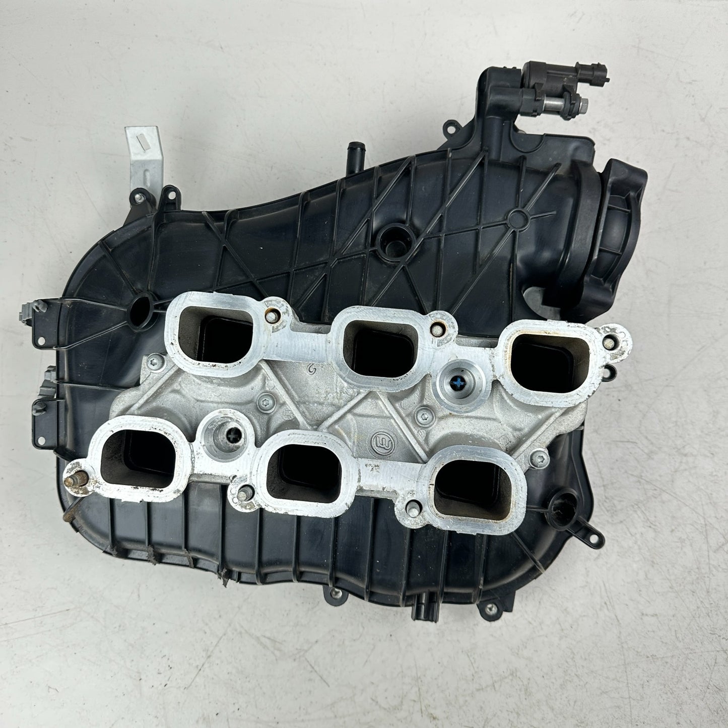 2013-2019 CADILLAC XTS UPPER ENGINE MOTOR INTAKE MANIFOLD THROTTLE 12634616 OEM