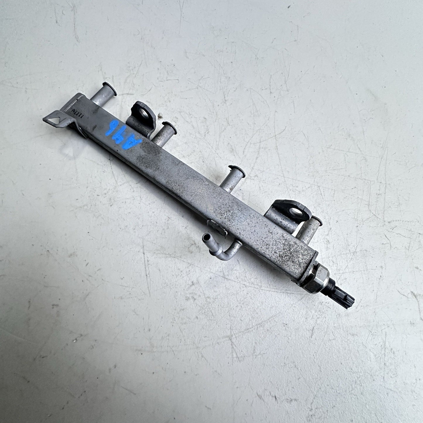 2019-2024 TOYOTA COROLLA 2.0L L4 ENGINE FUEL INJECTOR RAIL OEM