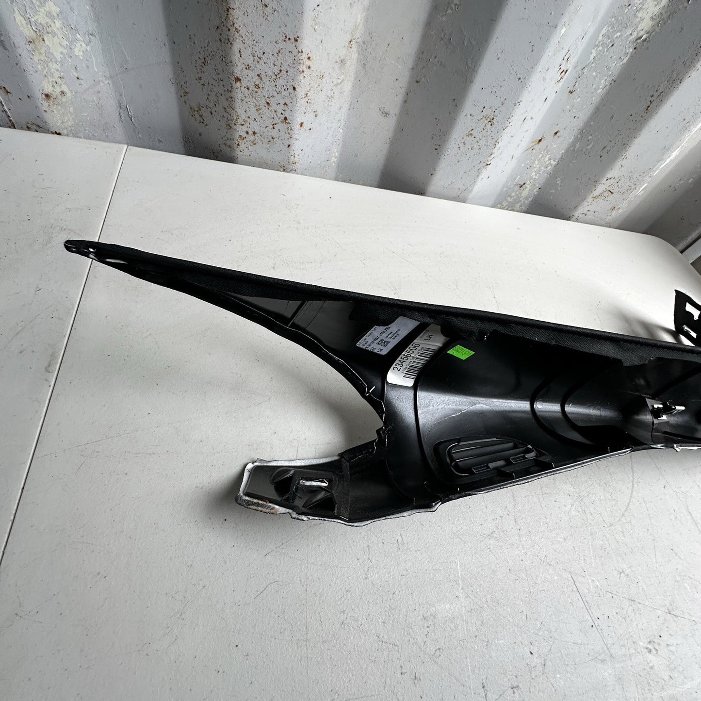 14-19 Chevy Corvette C7 Jet Black LH Windshield Garnish Molding A Pillar