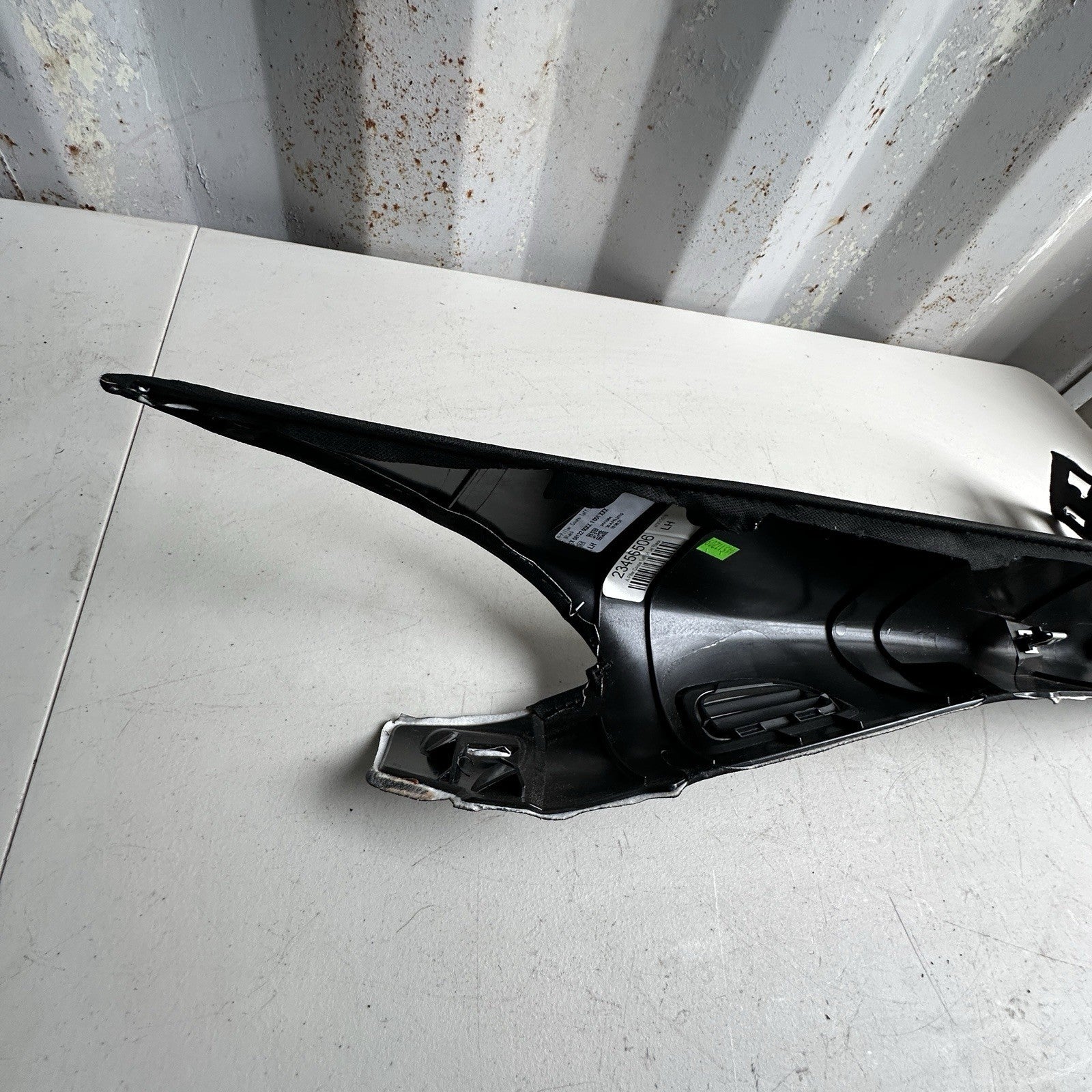 14-19 Chevy Corvette C7 Jet Black LH Windshield Garnish Molding A Pillar