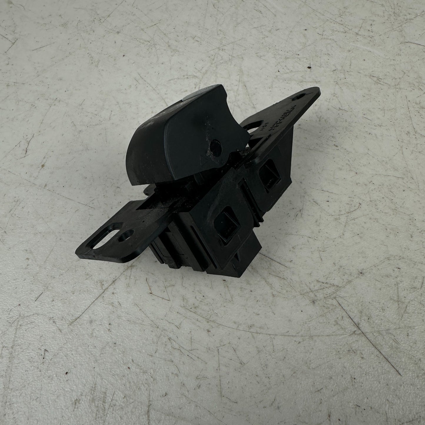 2014 - 2019 CHEVROLET CORVETTE C7 ELECTRONIC PARKING BRAKE CONTROL SWITCH OEM