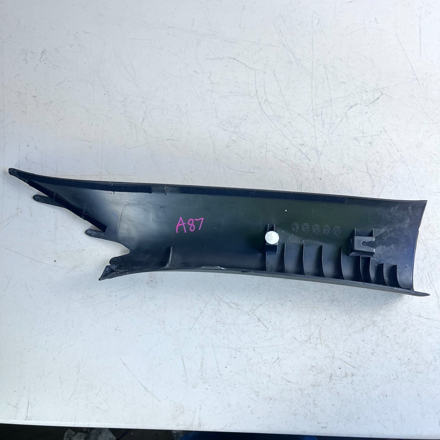 2010-2015 CHEVROLET CAMARO FRONT LEFT DRIVER SIDE A-PILLAR TRIM BLACK 20998050