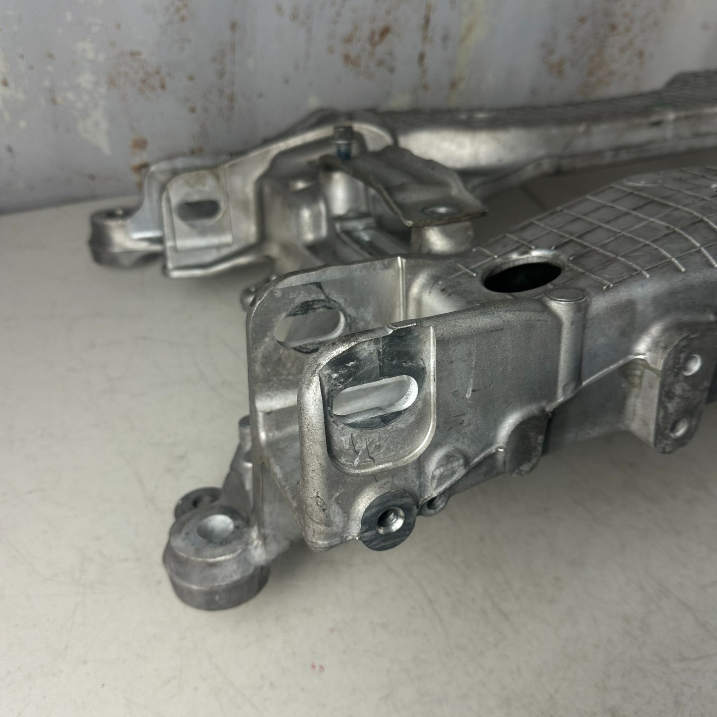 2014-2019 CORVETTE C7 FRONT ENGINE CRADLE SUSPENSION CROSSMEMBER 23314300 OEM