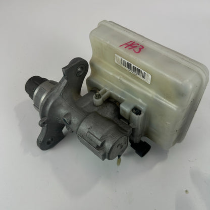 14-19 CHEVROLET CORVETTE C7 BRAKE MASTER CYLINDER W/ RESERVOIR TANK 32670188 OEM