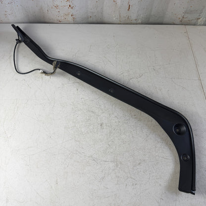 2017-2020 MASERATI LEVANTE RIGHT SIDE LIFTGATE TRUNK ANTI PINCH SENSOR COVER OEM